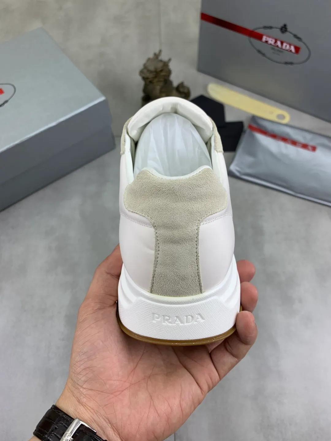 Men's shoes 💰P580💰 [New style] High version official website popular models are on the market, 🆘 The trendy brand (Prada) mainly promotes popular models, avant-garde and versatile fashionable men's shoes private version mold opening, cowhide surface splicing 1:1 replica... Fashion is simple, original imported cowhide and lining cowhide feet; the atmosphere and personality are more fashionable, eye-catching and pursuing class. It will subvert the old idea and be with you to spend time with you. A must-have for fashionistas! Must keep for yourself ! High-end comfort, high-end quality workmanship. Size: 38-45; multiple colors available.